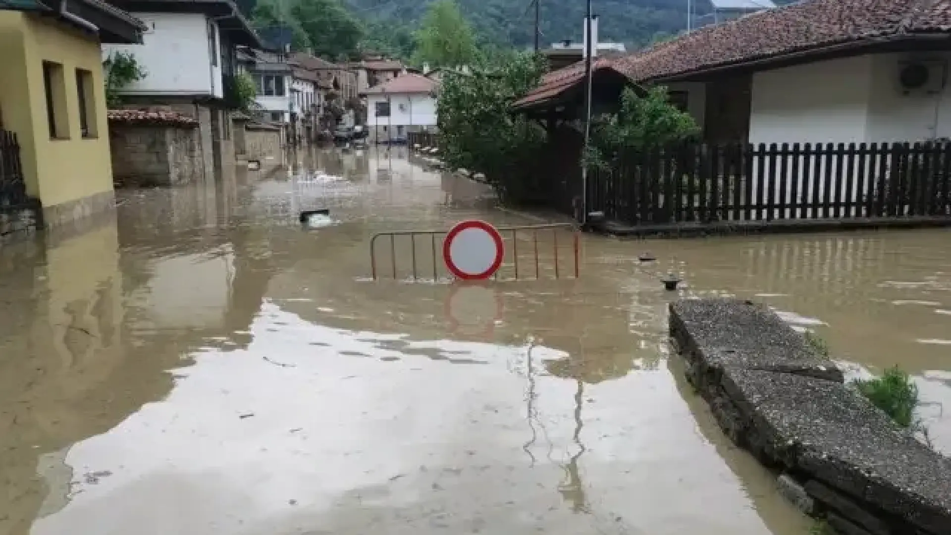 Каква е равносметката след потопа в Северна България