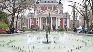 Пари няма: Помолиха библиотеки, театри, читалища да намалят бюджета си с 90%