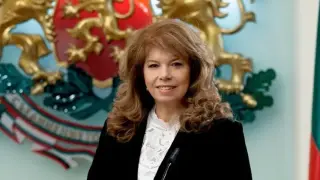 Президентът Йотова: Нешка Робева записа със златни букви името на България в световния спорт