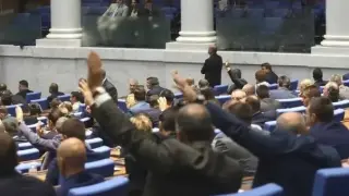 Депутатите не замразиха заплатите си, продължават да се актуализират на три месеца