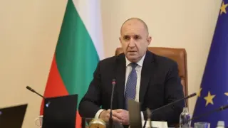 Радев: Нямаме "да" за визите от САЩ, военните им самолети могат да останат до края на юни