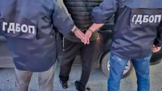 Разследват наркогрупа, ръководена от затвора
