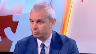 Костадинов за незаконния град край Варна: Зад строителството стои организирана украинска групировка