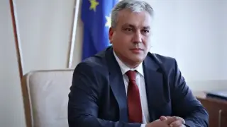 Шефът на НСИ: Има спад в цените на дрехи, обувки и техника
