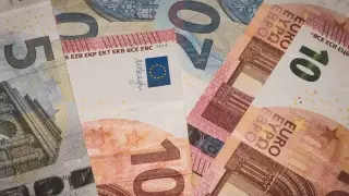 Последен месец без такси за обмяна на левове в евро в търговските банки и пощите