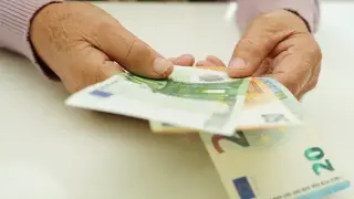 Парламентът преразглежда обещаното увеличение на пенсиите