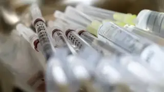 Ударно се разработват 3 ваксини за ебола