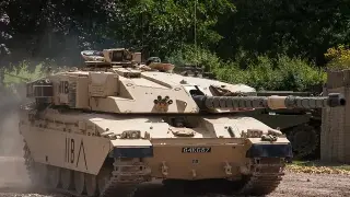 Британската армия разположи тежки танкове на границата с Русия