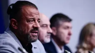 Алибегов: Принудени сме да даваме по-високи заплати от Испания и Гърция, а персонал пак няма