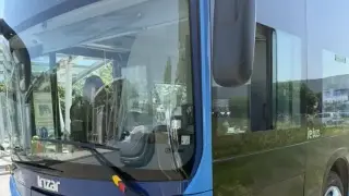 Мъж заплаши да отвлече автобус в Бургас и рани шофьора