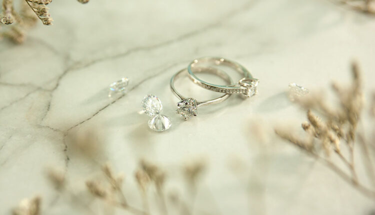 Разглеждаме най-популярните видове сребърни бижута 925