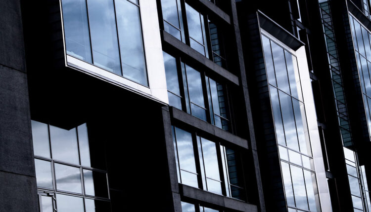 Изследване на забележителните предимства на алуминиевата дограма в модерното строителство