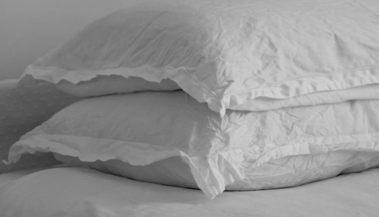 Памук, лен или сатен: Коя материя е най-подходяща за вашето спално бельо?