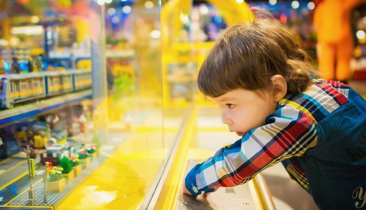 Как да изберем най-добрите играчки за развитието на децата